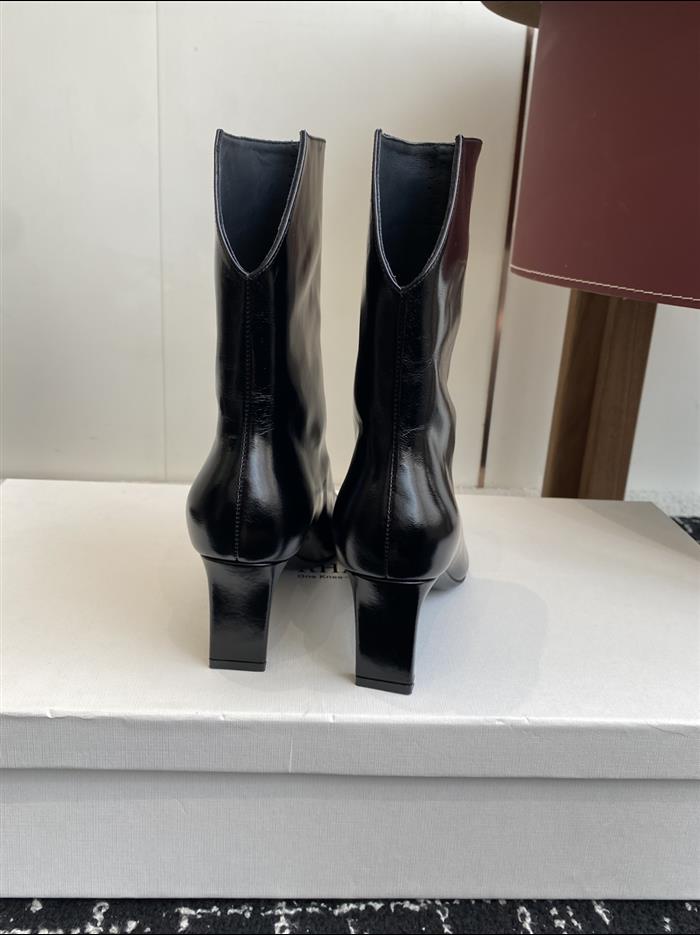 20251128174410461 390